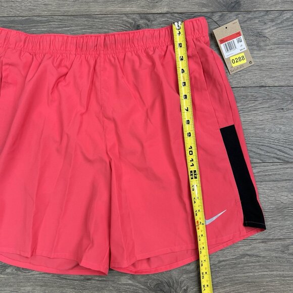 Nike Shorts Size Large Mens Pink Dri Fit Challenger 7" Brief Lined Versatile - Picture 3 of 13